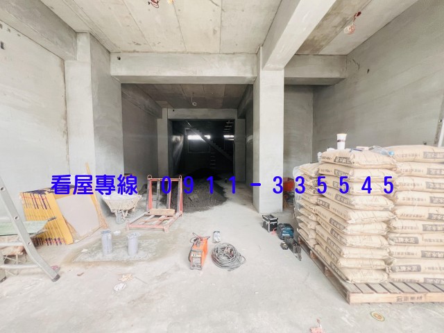 出售豐原全新圓環東路面寬金店2980萬照片2